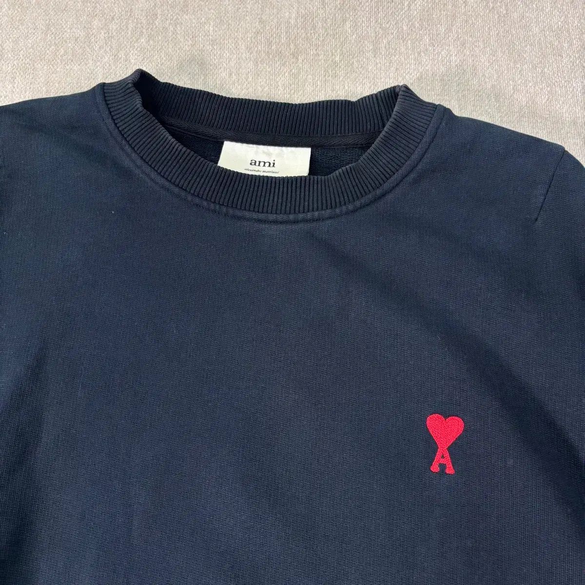 アミ スモール ハート ロゴ ネイビー スウェット s 良い AMIアミ