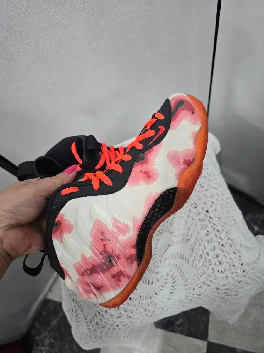 ナイキ エア フォームポジット ワン サーマル マップ