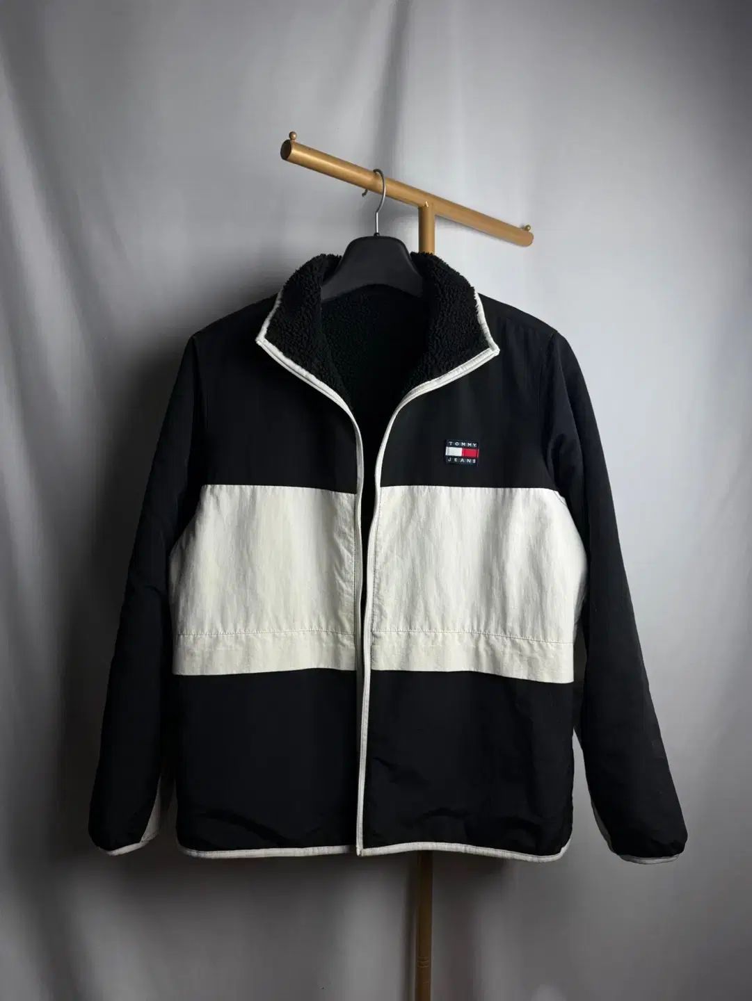良品】TOMMY JEANS トミージーンズ 総柄 リバーシブル ボアフリース 