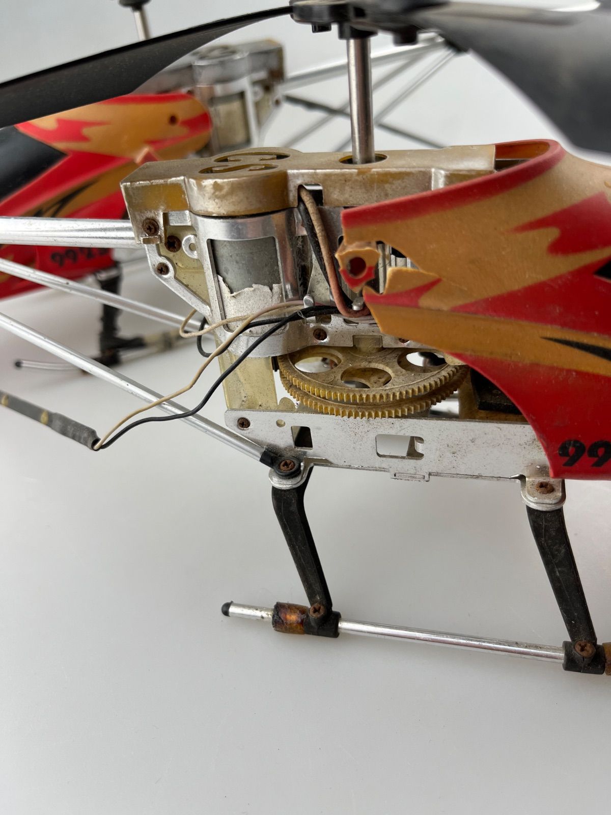 ジャンク ラジコン ラジコンヘリ ヘリコプター 2機 - メルカリ