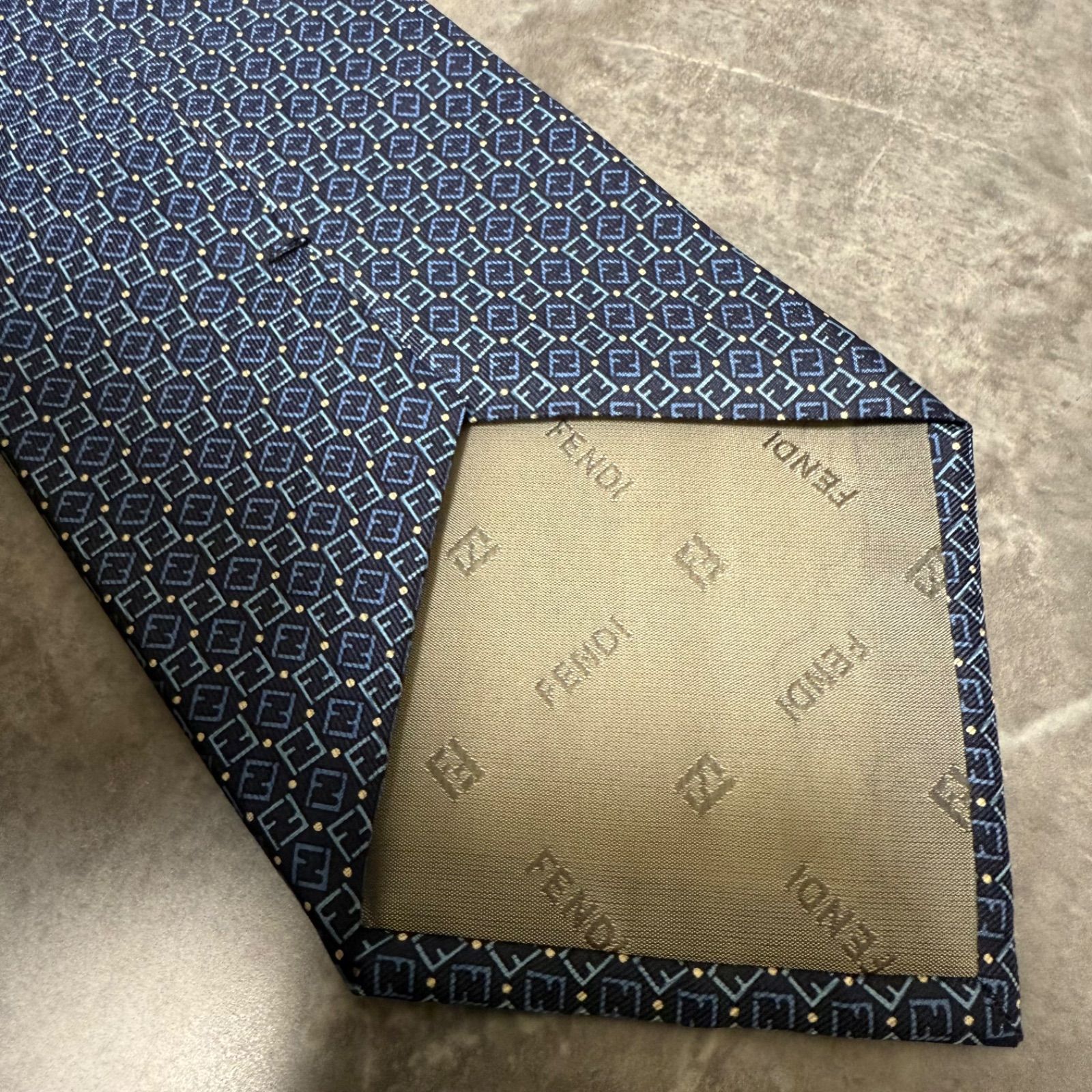 ✨極美品✨】FENDI フェンディ ネクタイ ズッカ FF柄 ネイビー シルク