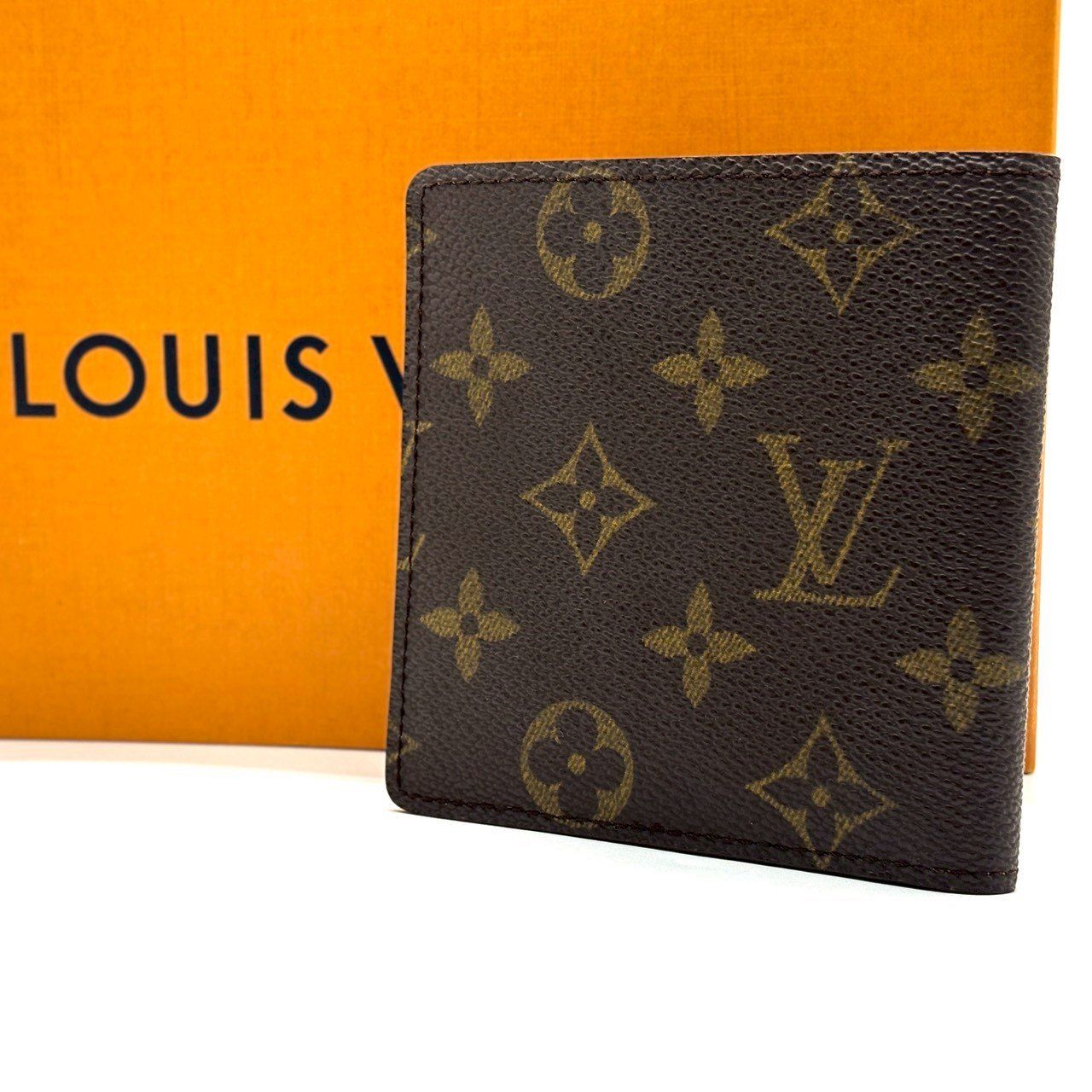 薄く、美しく持つ定番】 LOUIS VUITTON ルイヴィトン モノグラム