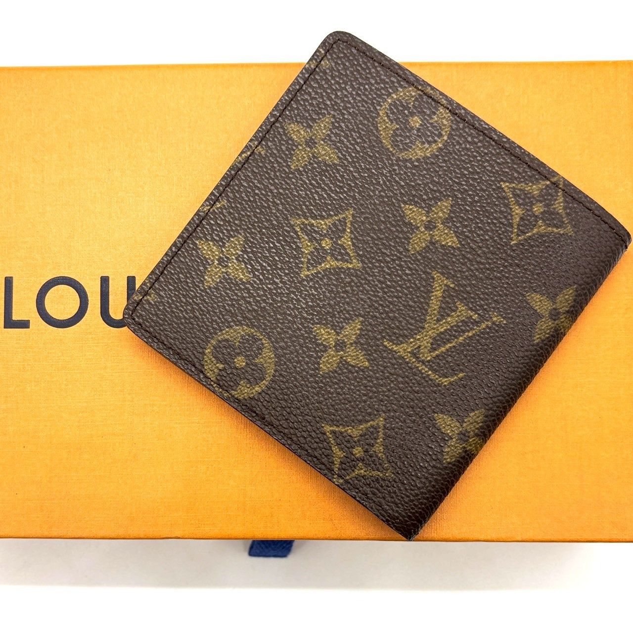 薄く、美しく持つ定番】 LOUIS VUITTON ルイヴィトン モノグラム