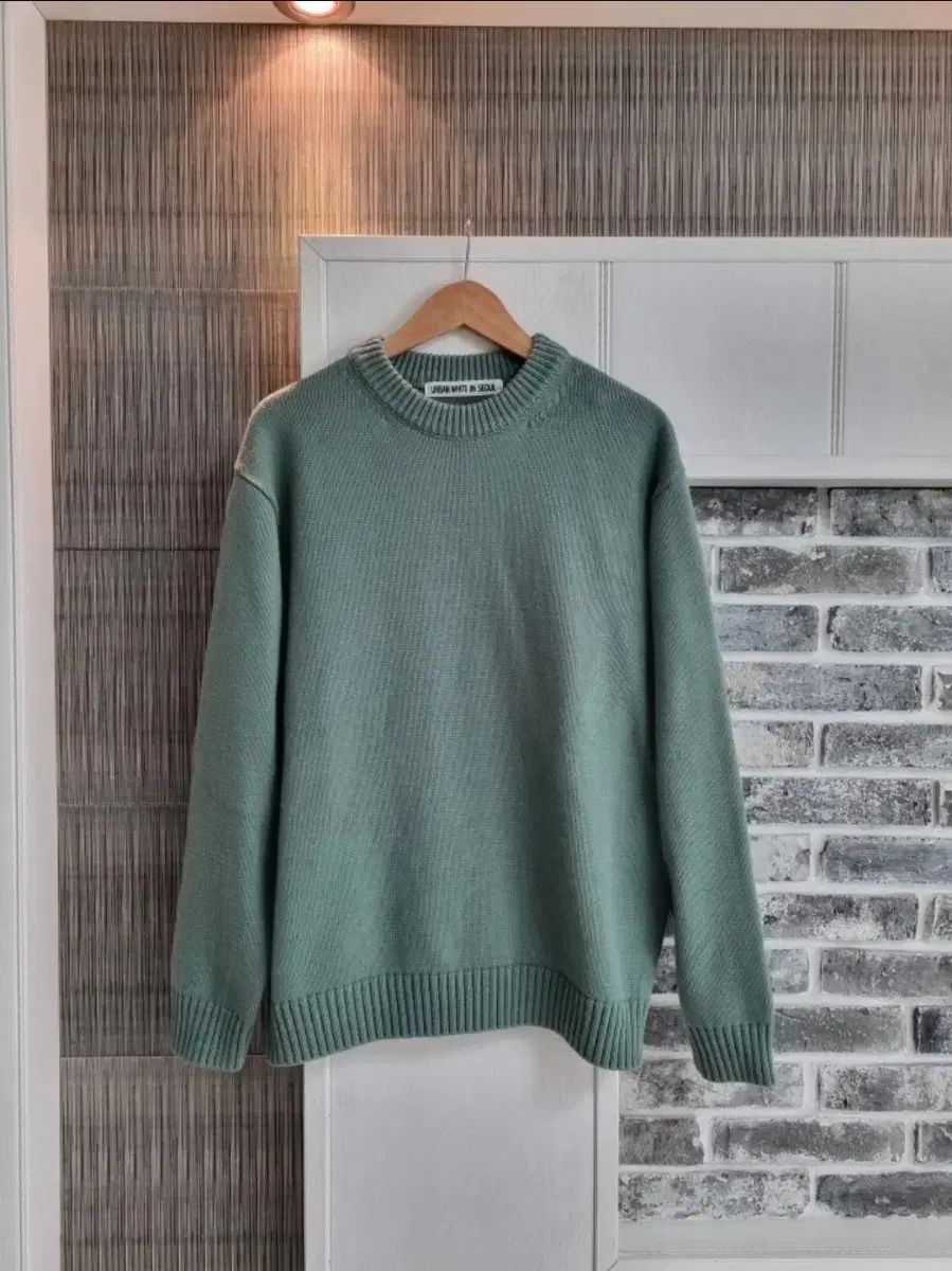 Free!ラウンドネック ニット