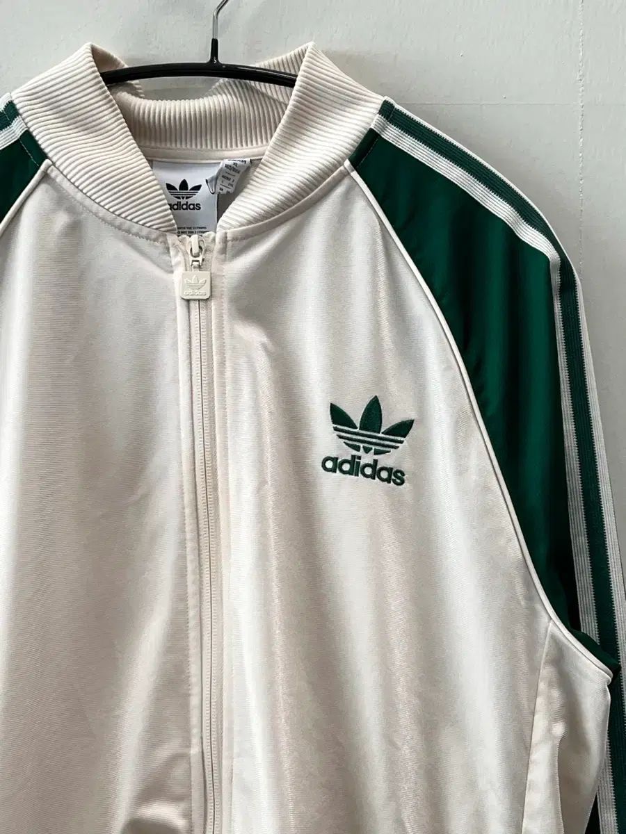 アディダス SST トラックジャージ ワンダー 白 カレッジエイト