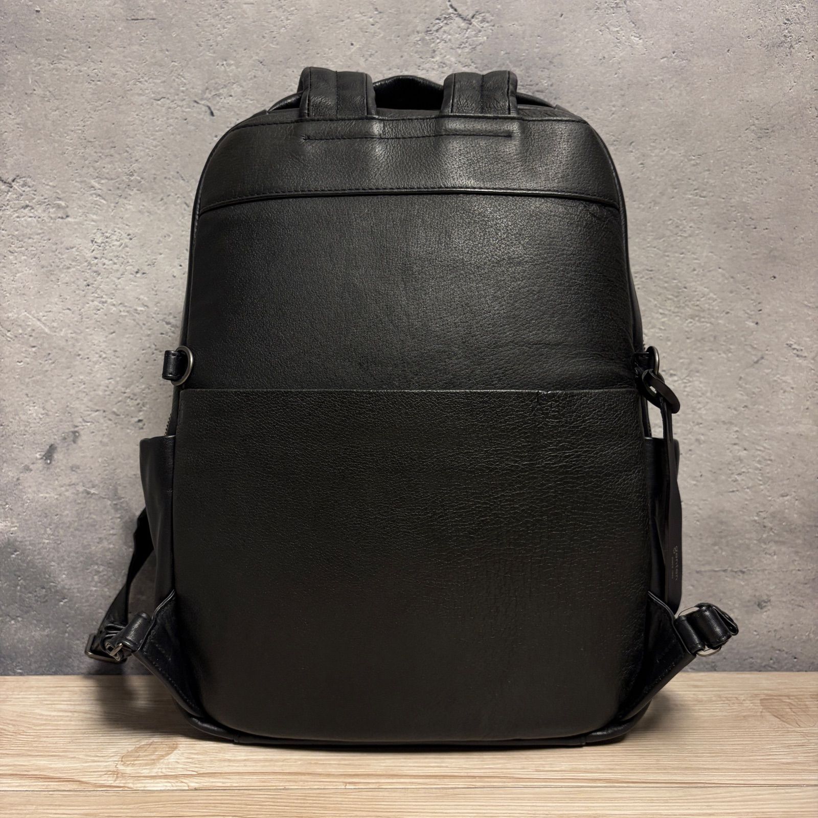 『美 品』genten ブラック レザー リュック型 バックパック ✨genten ゲンテン ニュート レザーリュック ブラック 本革 美品