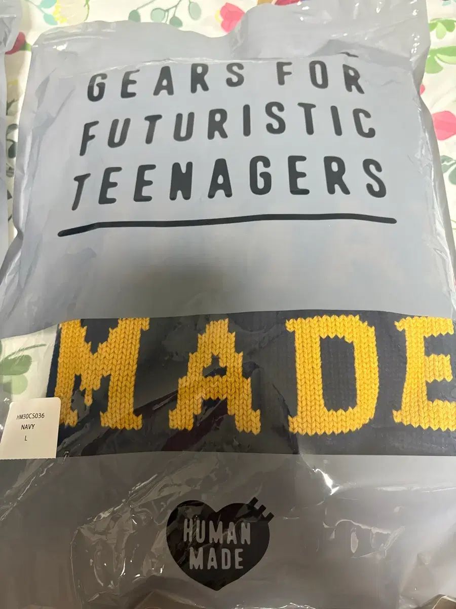 HUMAN MADE ヒューマンメイド グラフィック セーター ネイビー Lサイズ