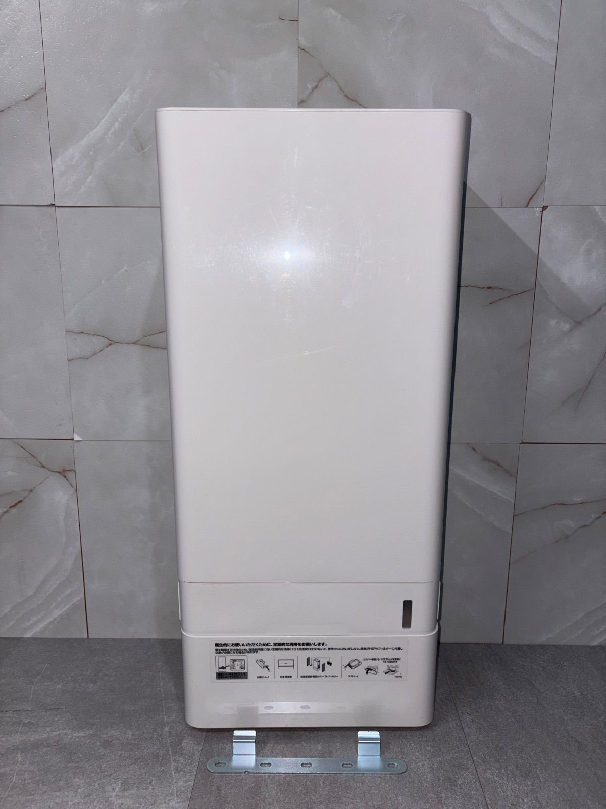④TOTO トートー　ハンドドライヤー 吸引・高速タイプ　TYC430WJ 2024年製