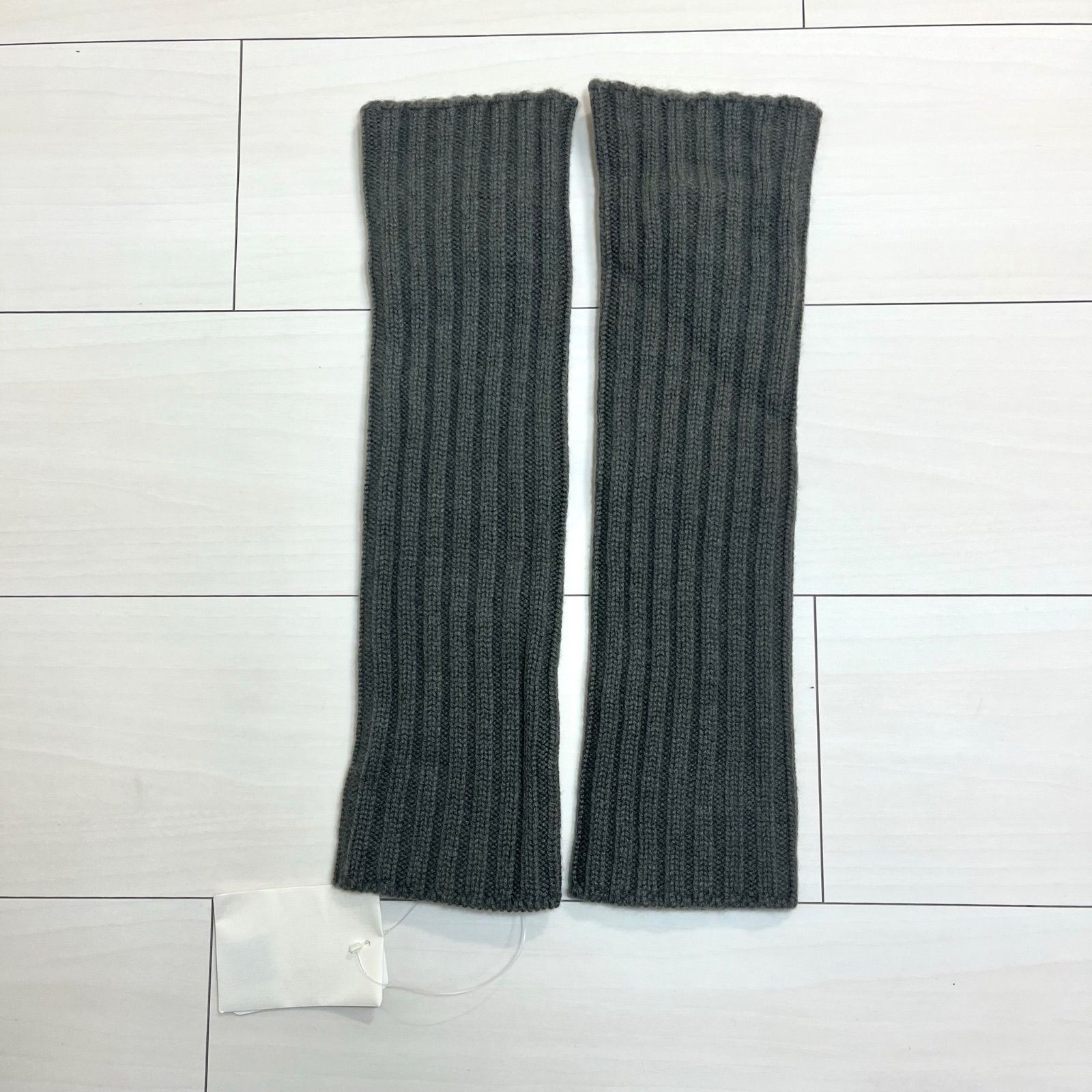 新品 Deuxieme Classe CARIAGGI カシミヤアームウォーマー - メルカリ