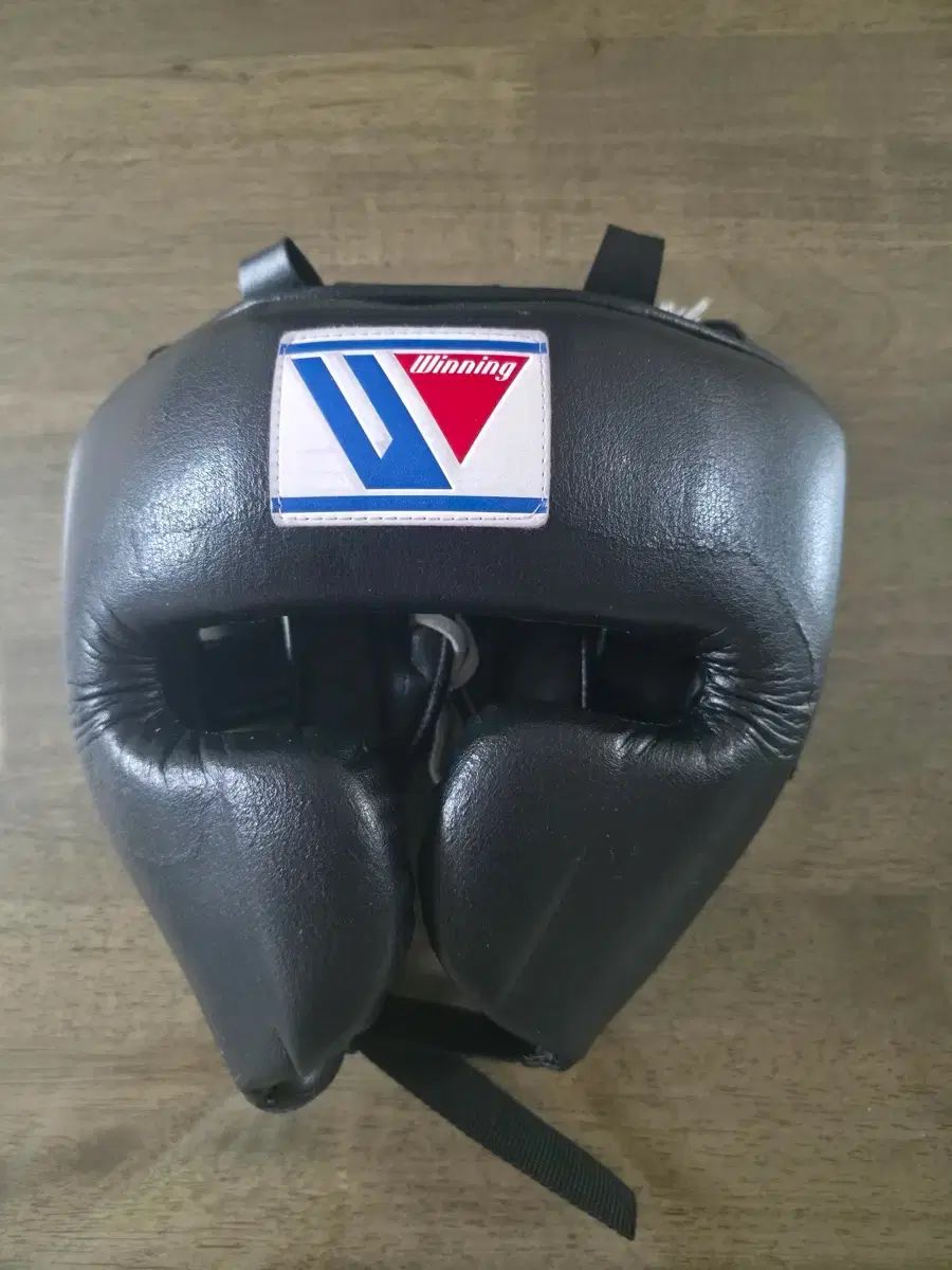 最終価格 Winning ボクシング ヘッドギア 黒 タグ無 し Winning
