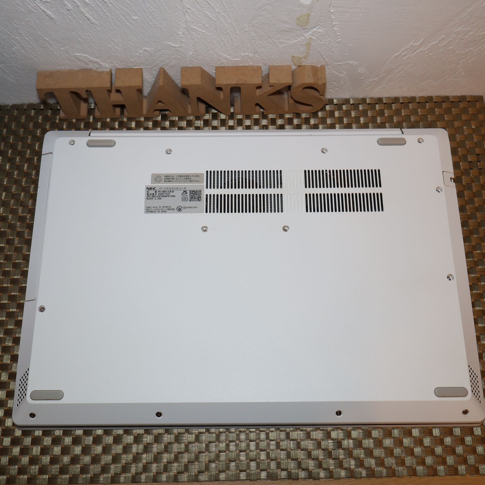 人気の白Win11公式対応8世代i3/メ8/SSD+HDD/無線/FHD/カメラ - メルカリ