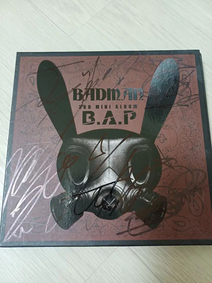 B.A.P. BADMAN 非売品 サイン アルバム - メルカリ