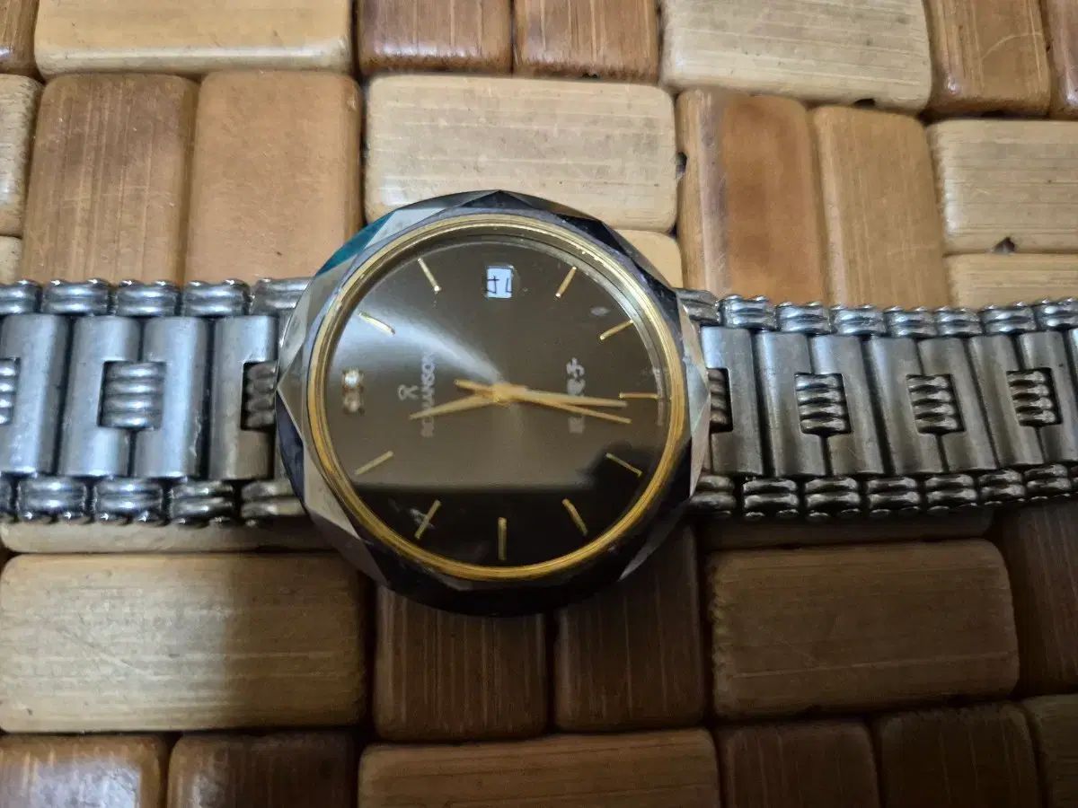 やまちゃん様専用河井寛次郎作鉄釉彫日輪文尺篇壺 森に輝く初日 一品物