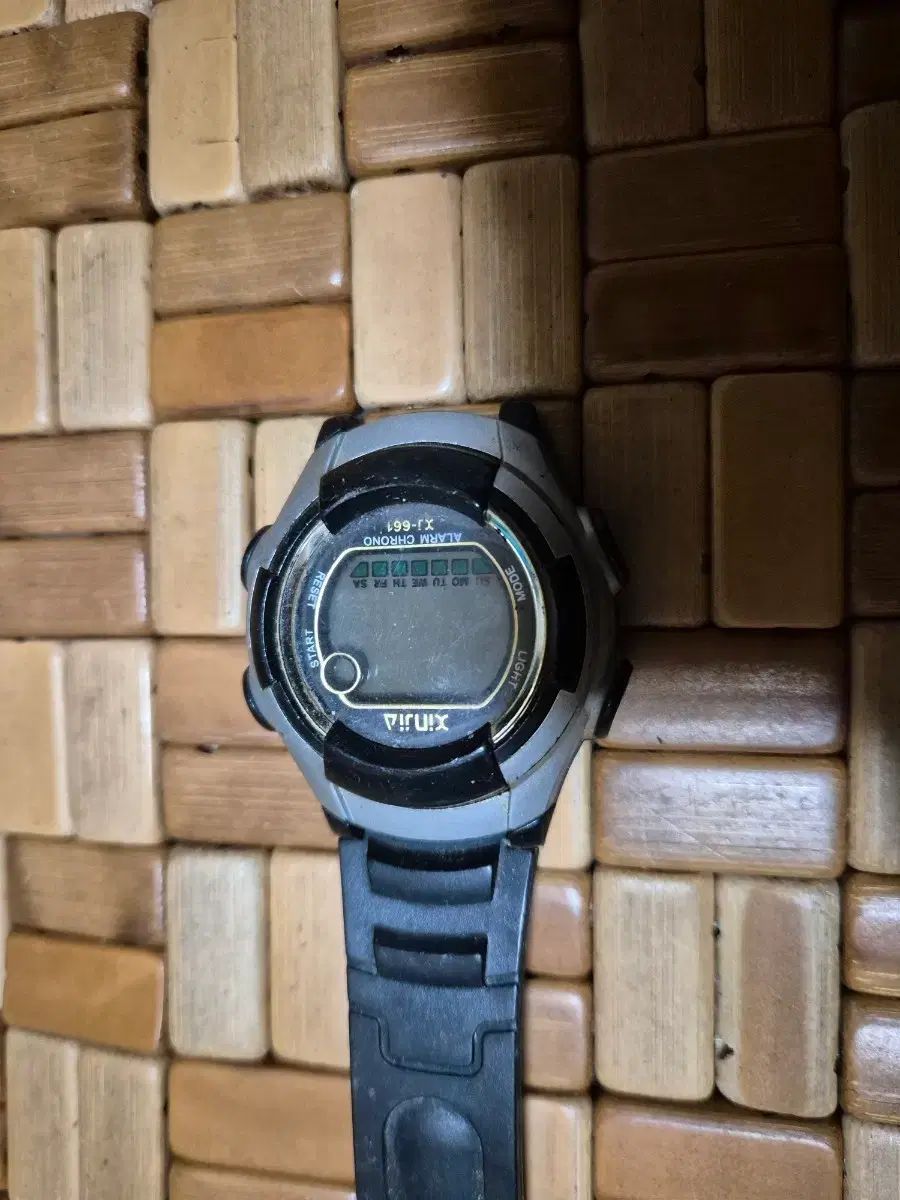 XINJIA XJ-661 電子時計