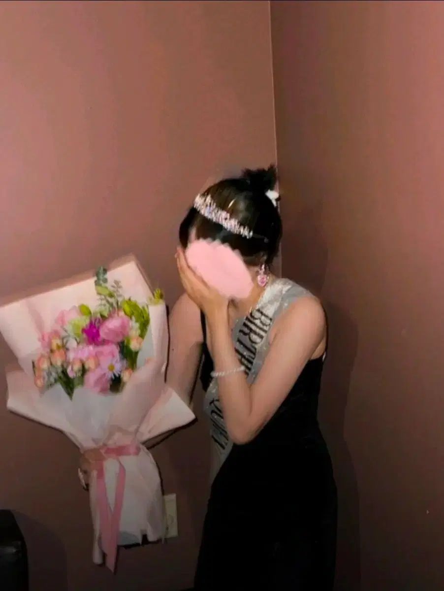 未開封新品 - 誕生日パーティー用品 キラキラしたT-ARA + ショルダー띠 Set