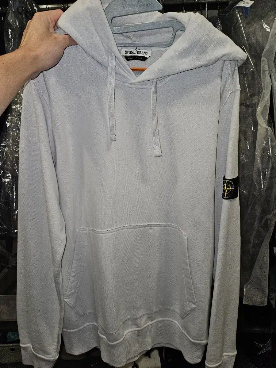 ストーンアイランド ライトグレー