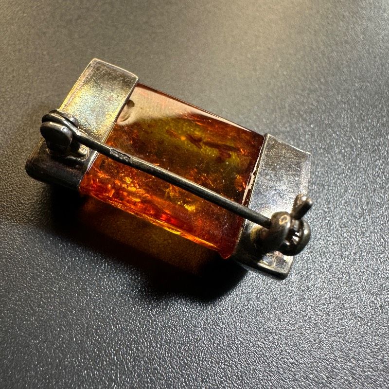 266 中国七宝　銀線細工　ヴィンテージブローチ　琥珀　アンバー vintage】琥珀＋シルバー925 アンバーブローチ 刻印 GT-BK1 - メルカリ