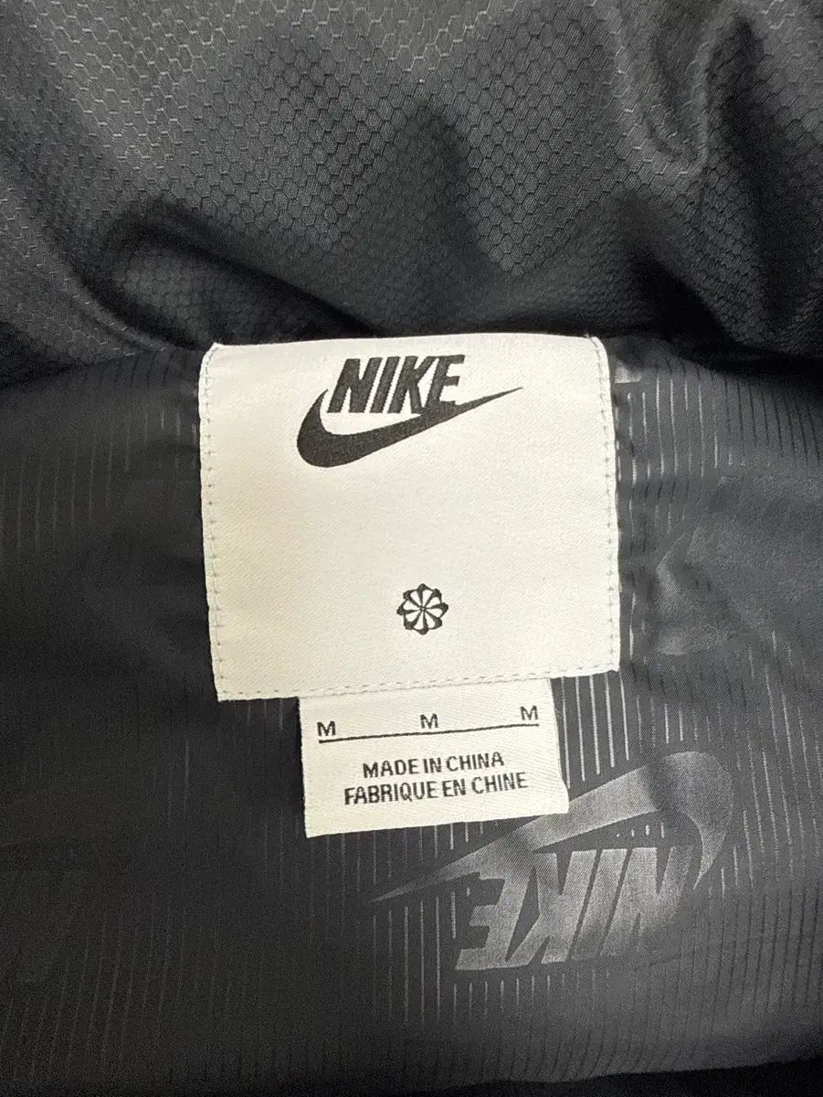 ナイキ 注文 プリマロフト ダウン ベスト M