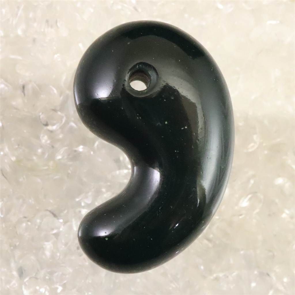 出雲碧玉 出雲石 SA 40mm勾玉 ディレクトリカード付 21.09g 【榎本通商