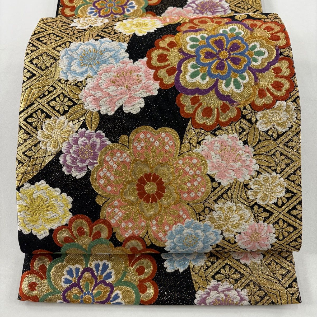 美品】 袋帯 秀品 やまと 華文 菱 金糸 唐織 黒 六通 正絹 美品】 袋帯 秀品 やまと 華文 菱 金糸 唐織 黒 六通 正絹