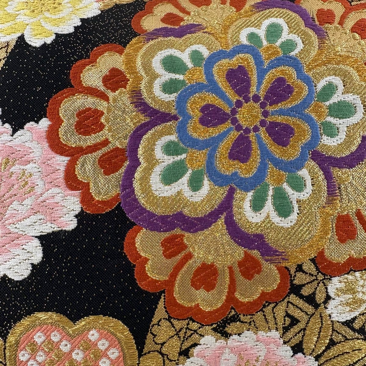 美品】 袋帯 秀品 やまと 華文 菱 金糸 唐織 黒 六通 正絹 美品】 袋帯 秀品 やまと 華文 菱 金糸 唐織 黒 六通 正絹