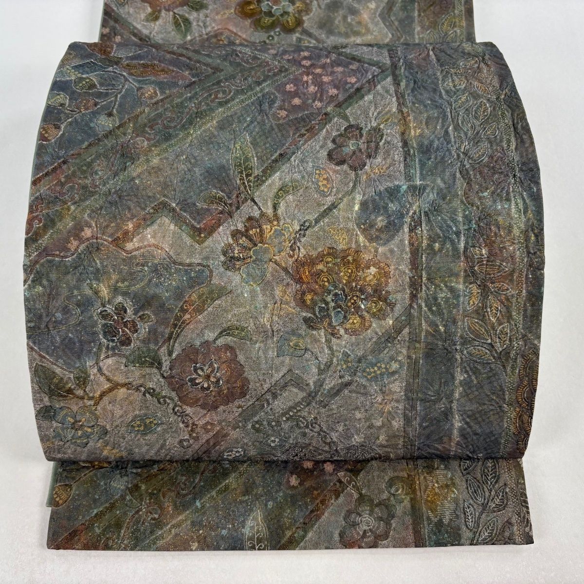 たかびっちNo.2728 正絹大島紬地幾何学絞り袋帯　証紙　美品 美品】 袋帯 秀品 証紙 大島紬地 草花 金銀彩 絞り 灰紫 お太鼓柄 正絹