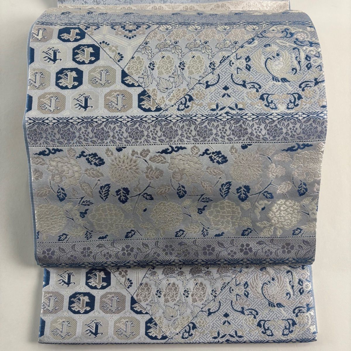 美品】 袋帯 名品 正絹錦織 花唐草 鳳凰 箔 水色 お太鼓柄 正絹 【中古