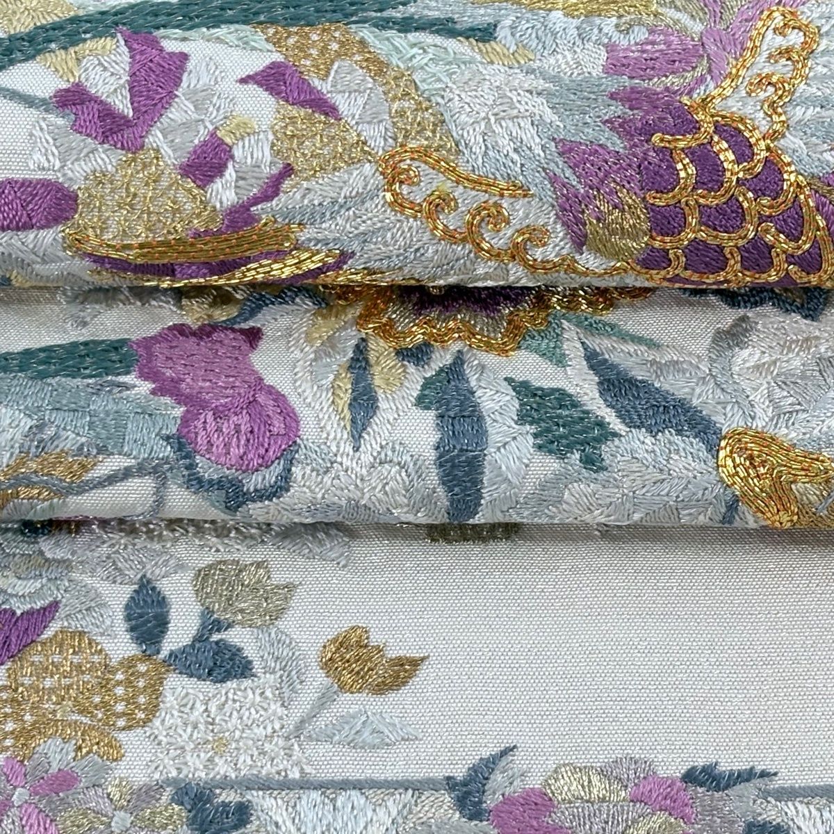 袋帯 逸品 じゅらく 落款 帝王紫 鳳凰 草花 刺繍 金銀糸 クリーム