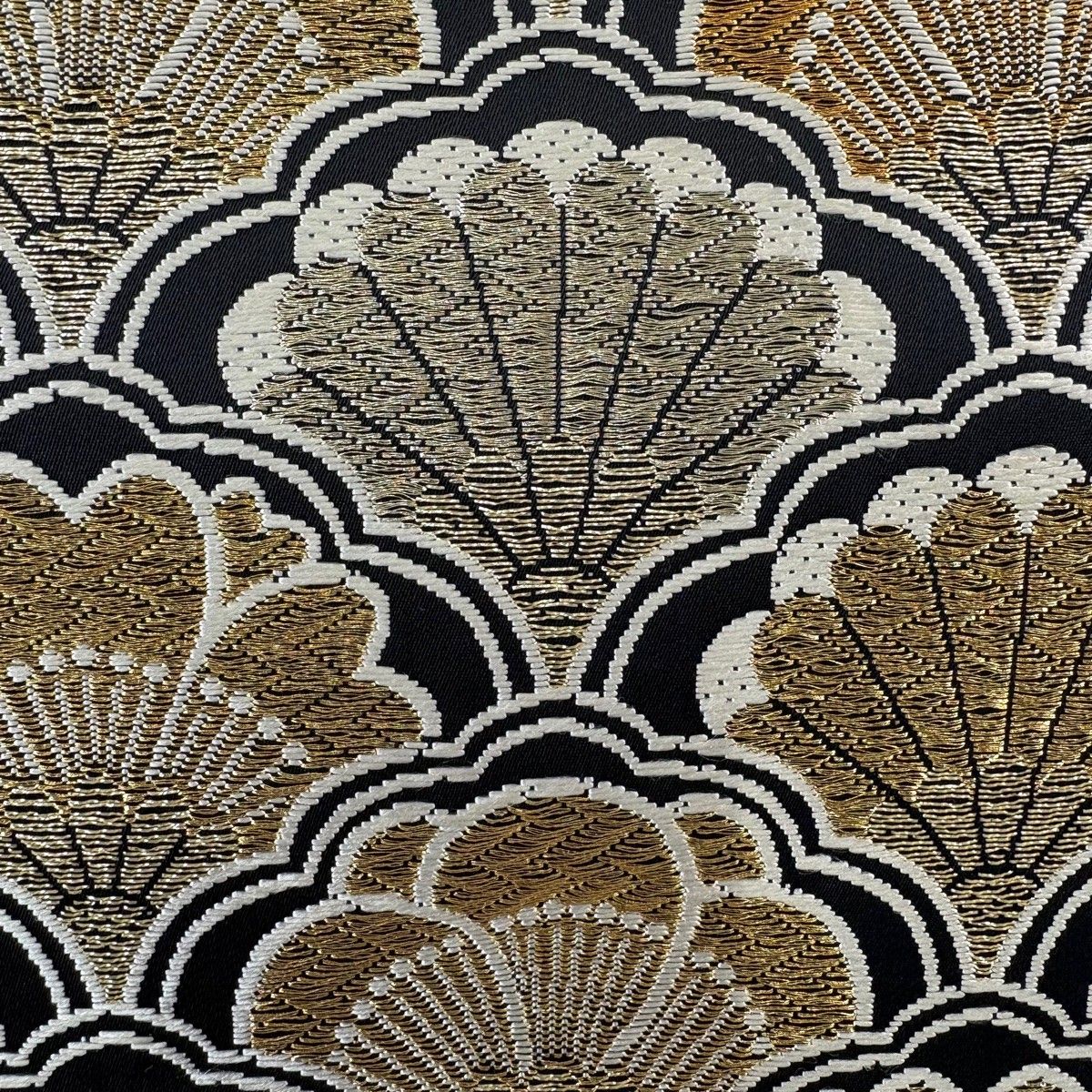 美品】 袋帯 名品 菊青海波 金糸 唐織 黒 六通 正絹 【中古】 - メルカリ