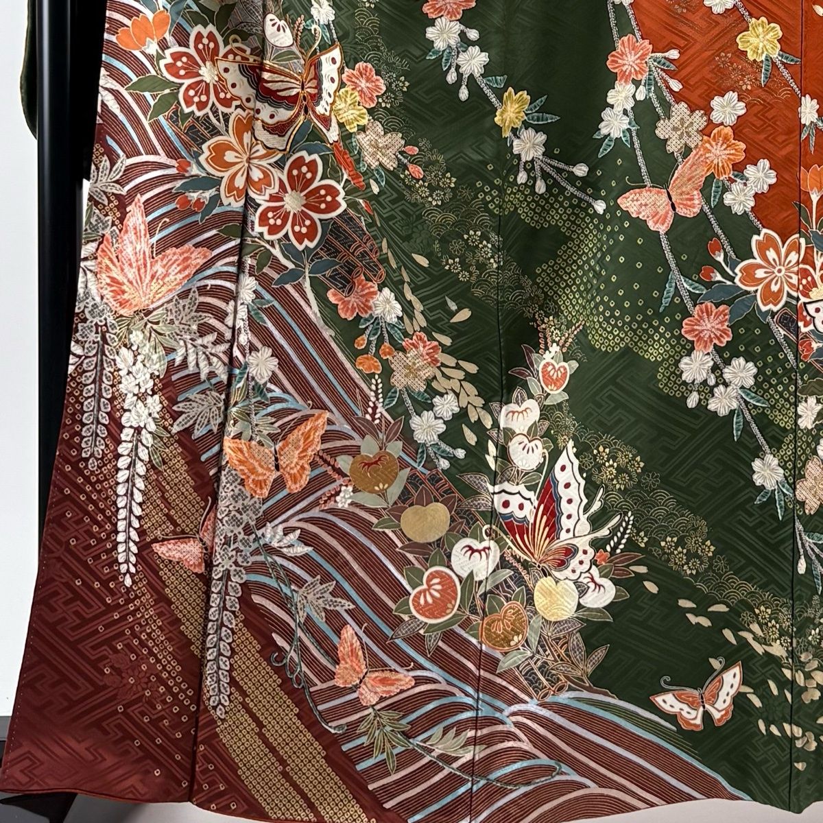 振袖 身丈163cm 裄丈68.5cm L 袷 蝶 桜 金糸 金銀彩 深緑 正絹 秀品