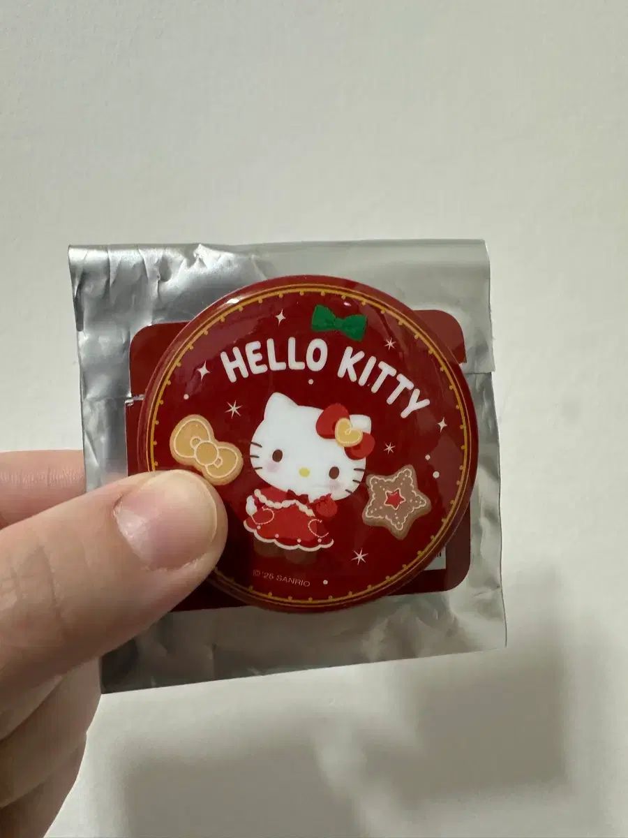 サンリオ ホリデー ハローキティ バッジ 新品