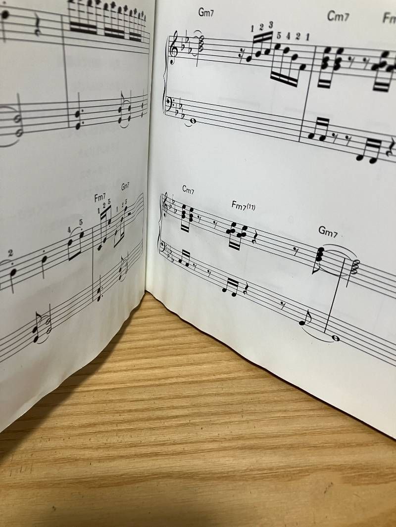 やさしいピアノ・ソロ 逆転裁判 ベストセレクション - メルカリ