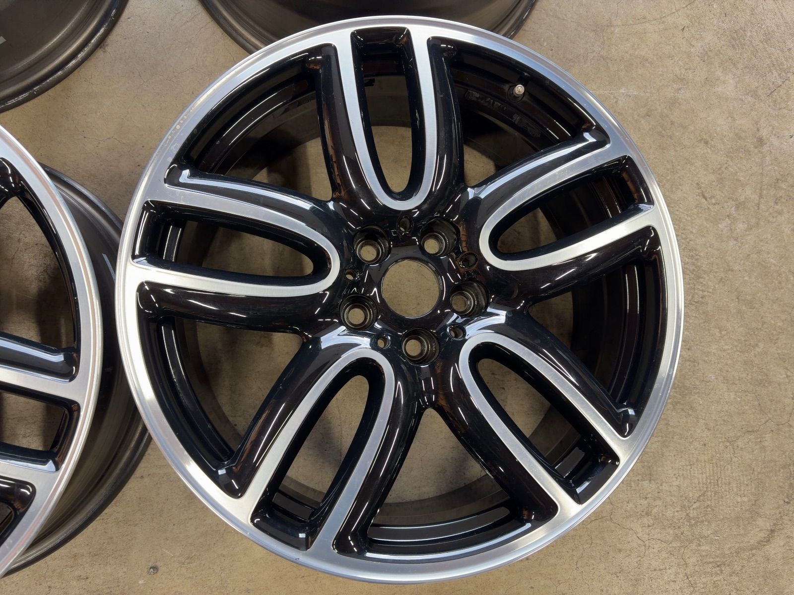 MINI F60 クロスオーバー 純正品 ジョンクーパーワークス 19インチ 4本