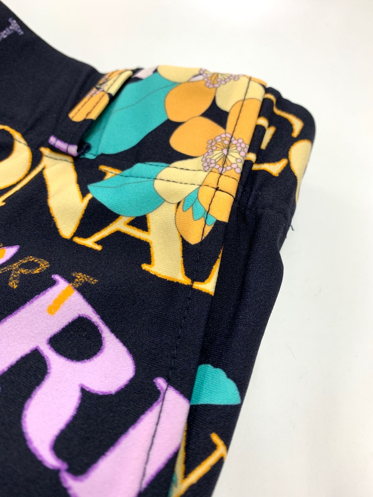 レオナールスポーツ 0553140 パンツ 40 ネイビー ロゴ フラワー