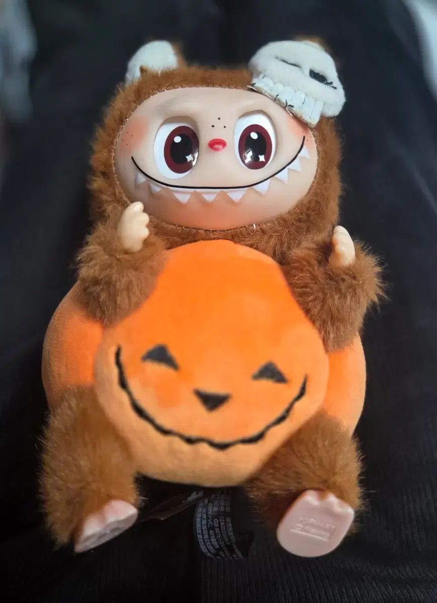 パンプキン ラブブ ハロウィン キーホルダー by MART POP BASE powered かぼちゃのラブブちゃん！ハロウィン限定Labubu 超可愛い dolloveyou | カップル 売り切れ御免！ ラブブぬいぐるみキーホルダー