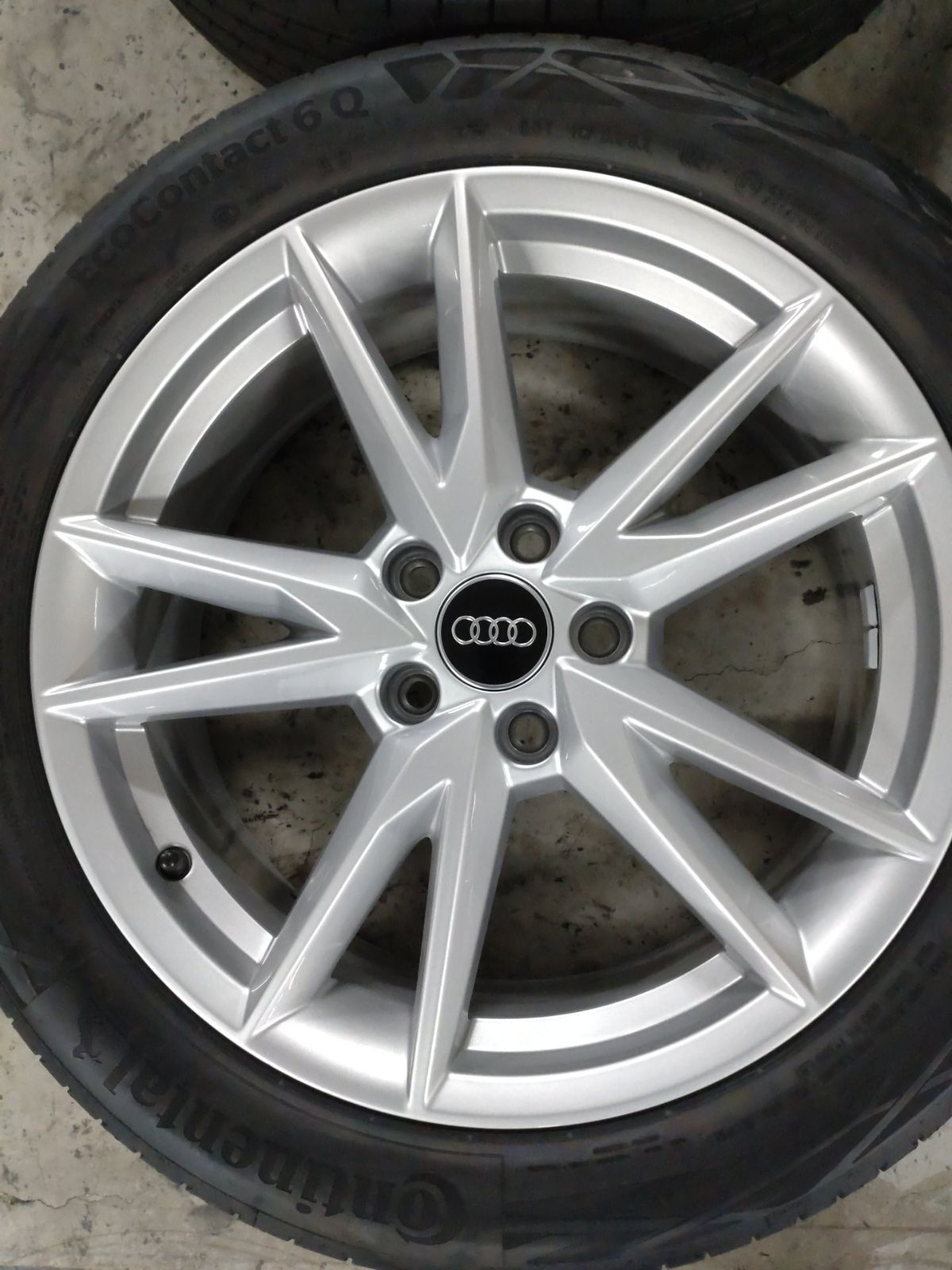美品♪ アウディ Q2 純正ホイール 18インチ 18×7.0J+45 112-5H