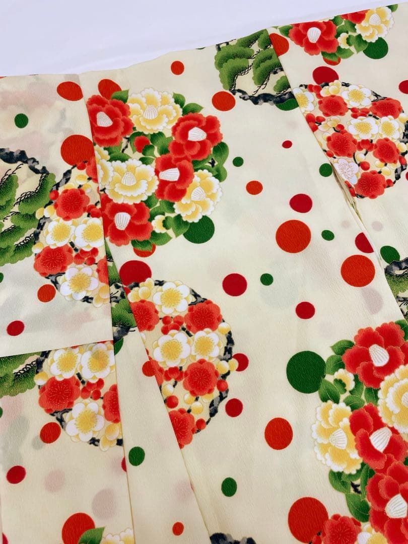 二尺袖 ポリエステル着物 金彩 梅 松 椿 袴用 MOP562 - メルカリ