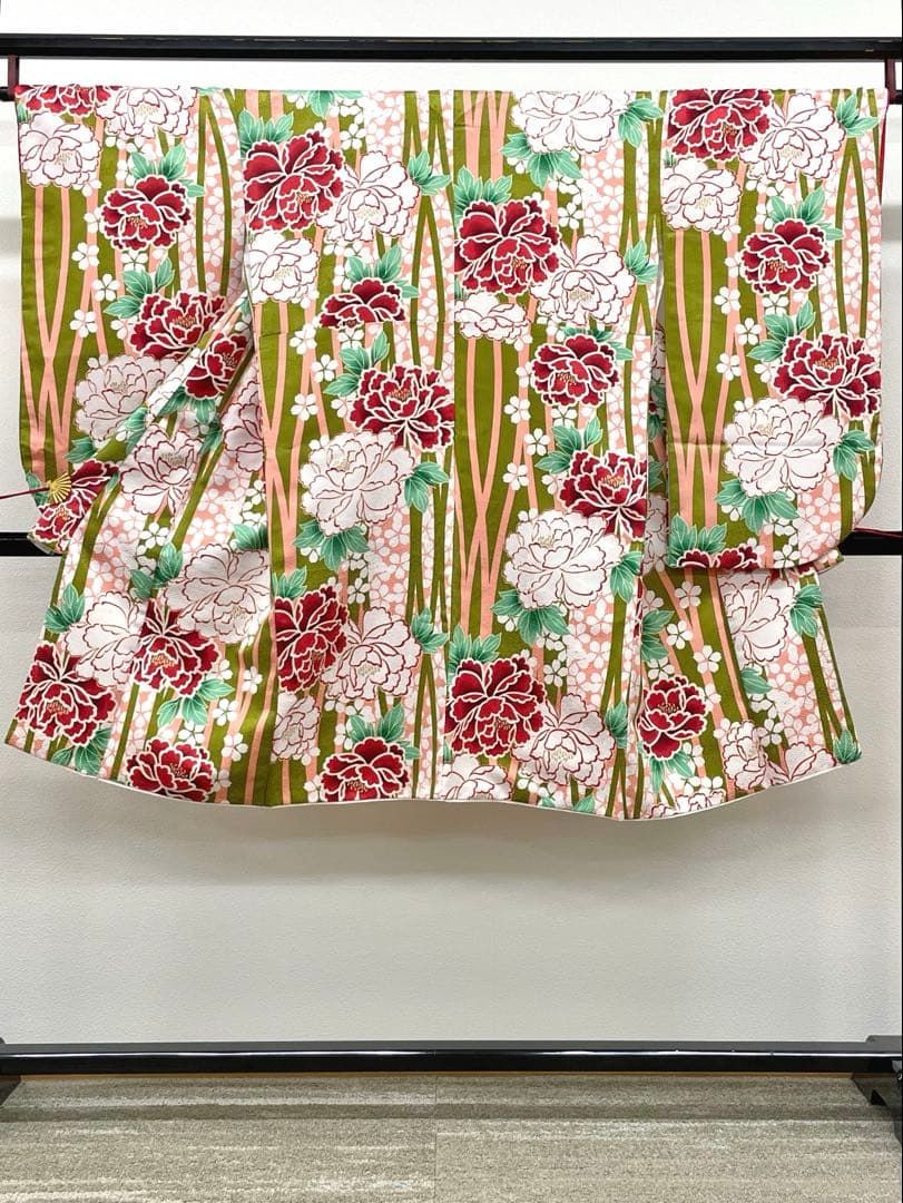 二尺袖 ポリエステル着物 紋意匠 牡丹 桜 縦縞 袴用 MOP561 - メルカリ