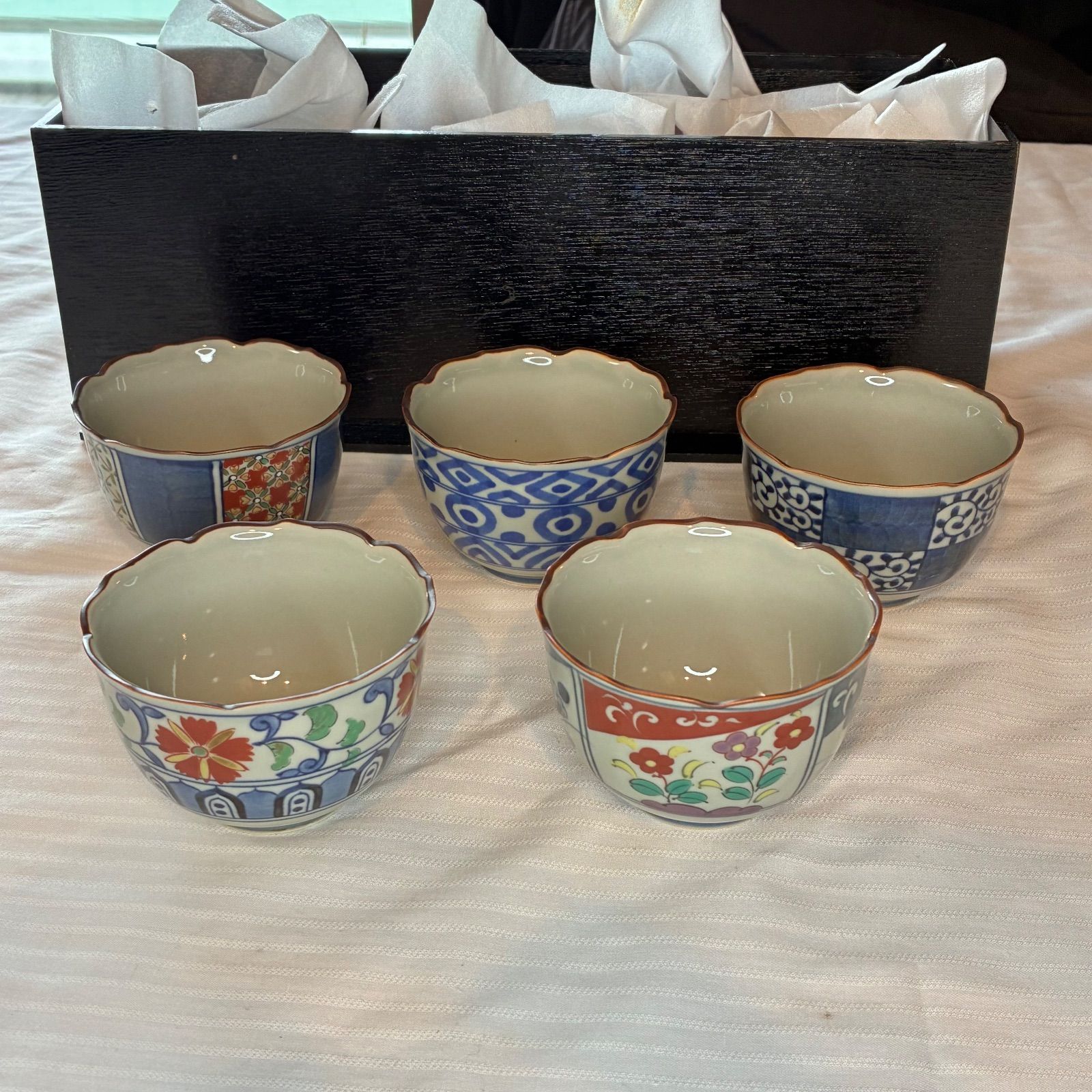 有田焼 染錦絵変り 湯呑み5客セット 子付揃い WTS -2063 共箱付き