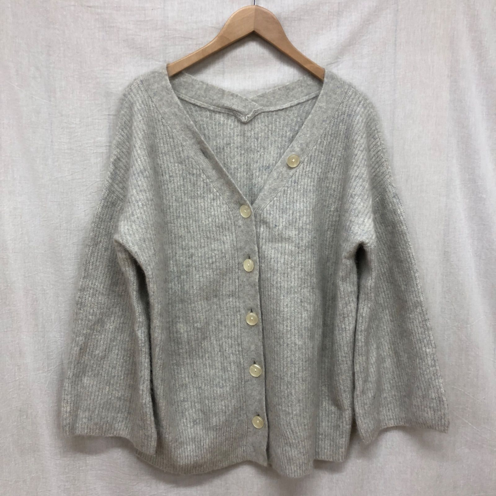 RIELLE riche リエルリシェ fluffy v-neck knit cardigan 前後V RIELLE riche リエルリシェ fluffy v-neck knit cardigan 前後V