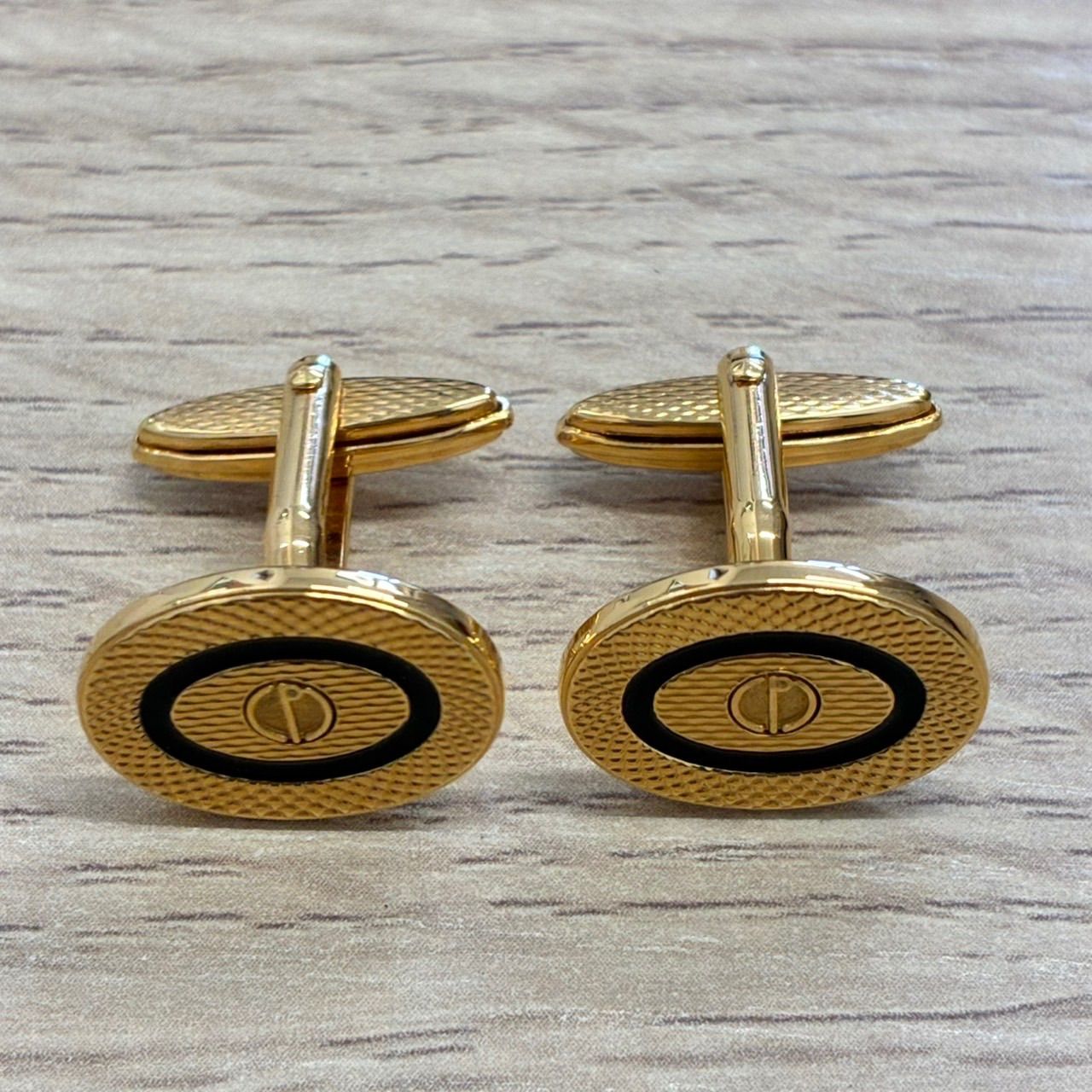 dunhill ダンヒル カフス ゴールド ブルドッグ dunhill ダンヒル カフス ゴールド ブルドッグ 楽天市場】【ブラック