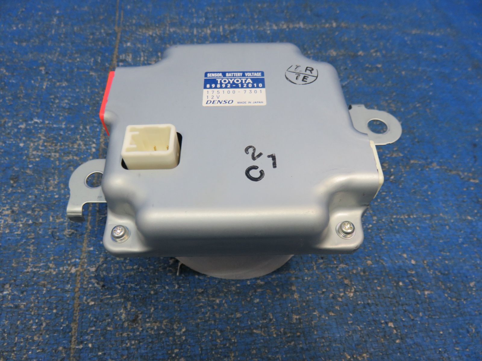 LA8132* 動作OK トヨタ 80系 ノア/ヴォクシー ZWR80W ハイブリッド