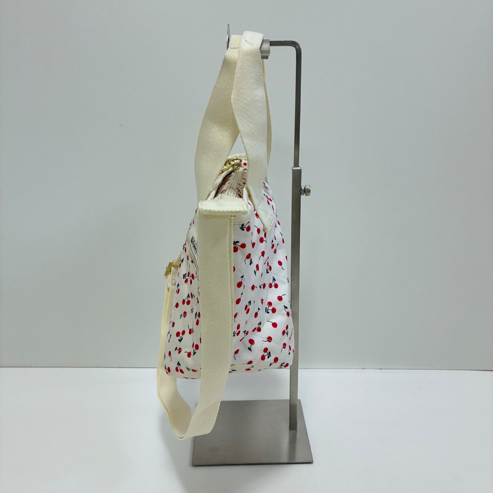 レスポートサック キルティング ホワイト さくらんぼ トートバック 神崎恵 レスポートサック キルティング ホワイト さくらんぼ トートバック