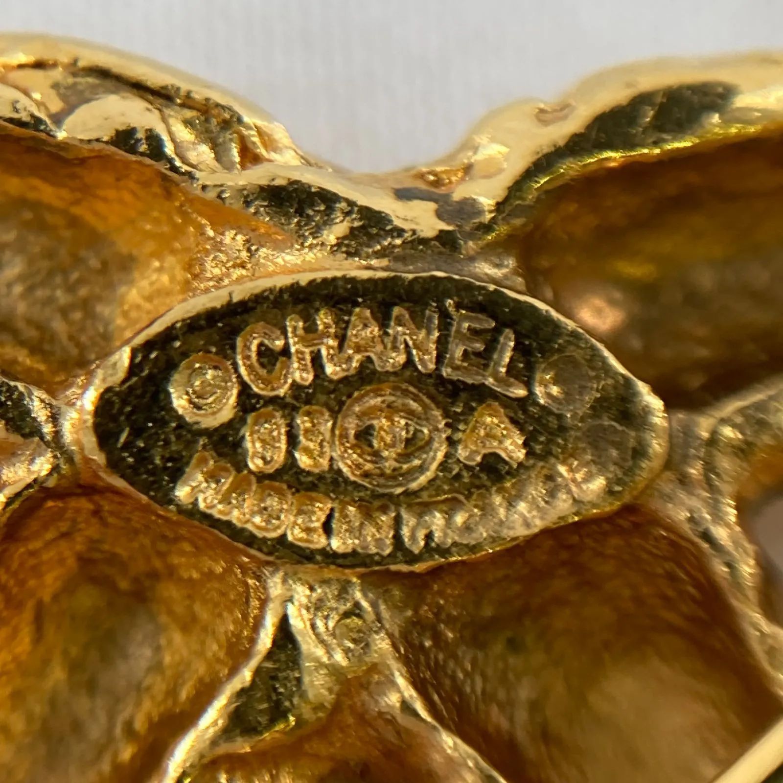 CHANEL(シャネル) ココマーク 溶岩ブローチ ヴィンテージ 93A ゴールド