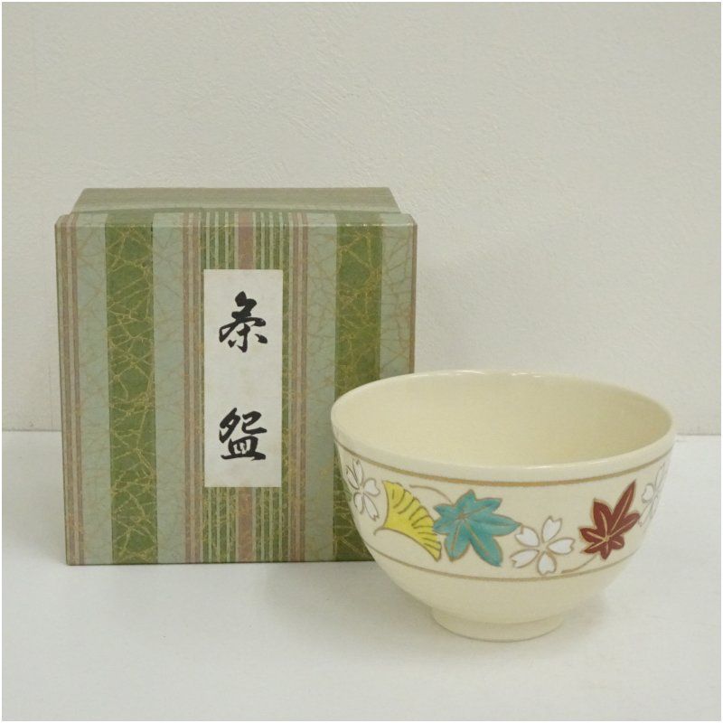 京焼 加藤昌山造 色絵雲錦茶碗（箱付） 茶道 抹茶 おしゃれ 抹茶茶碗