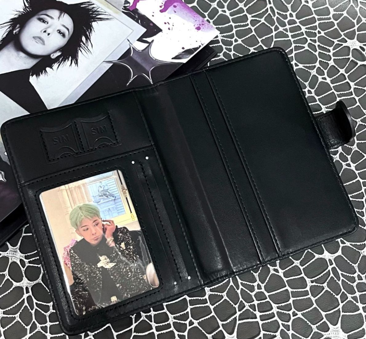 BIGBANG G-DRAGON パスポートケース ジヨン 043 GD GDRAGON - メルカリ