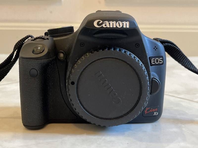 Canon EOS Kiss X3 DS126231 デジタル一眼レフカメラ 本体 レンズ