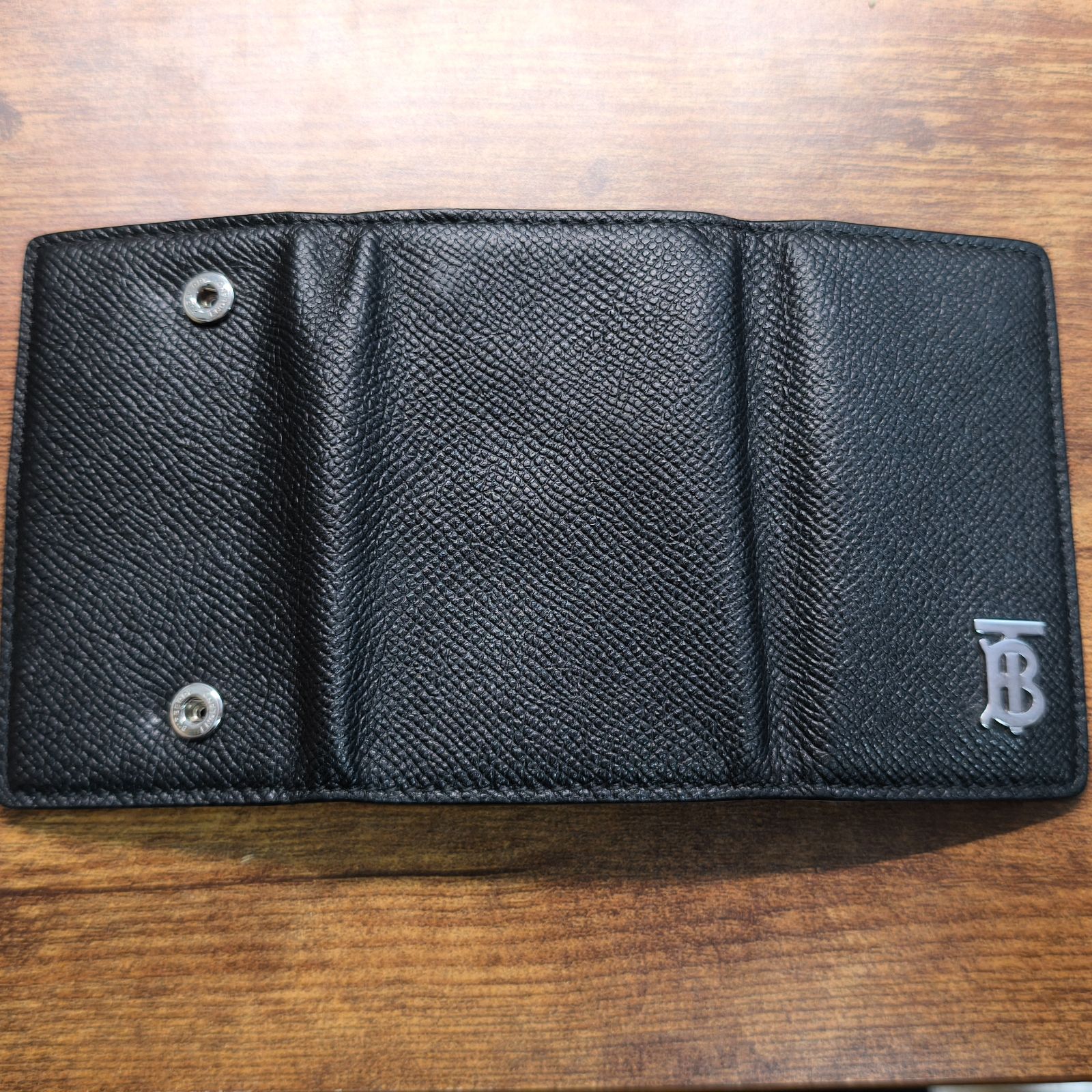 新品未使用 BURBERRY バーバリー TBロゴ 6連キーケース 黒 レザー ✨極美品✨BURBERRY バーバリー TBロゴ 6連キーケース ブラックレザー