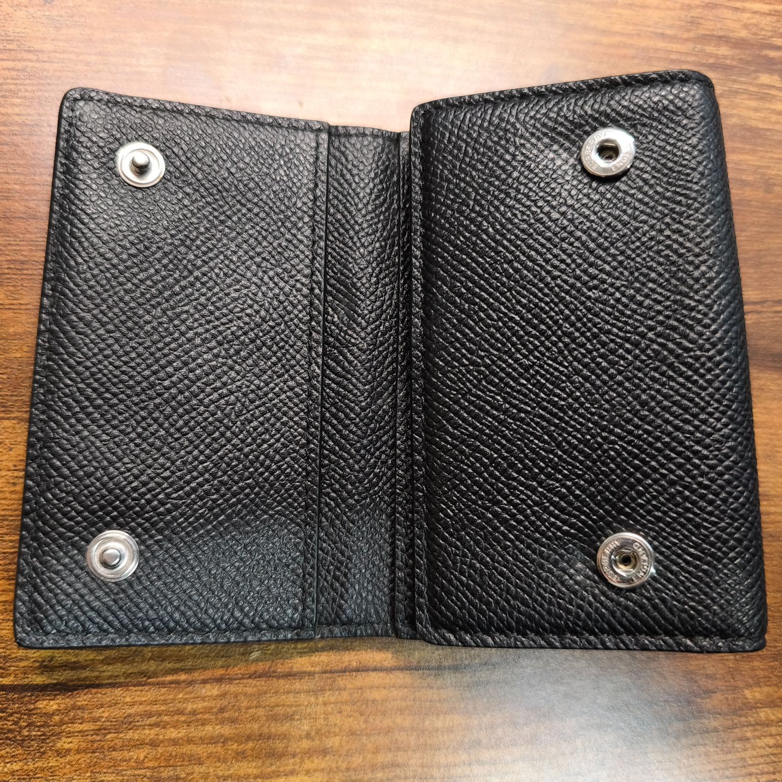 新品未使用 BURBERRY バーバリー TBロゴ 6連キーケース 黒 レザー ✨極美品✨BURBERRY バーバリー TBロゴ 6連キーケース ブラックレザー