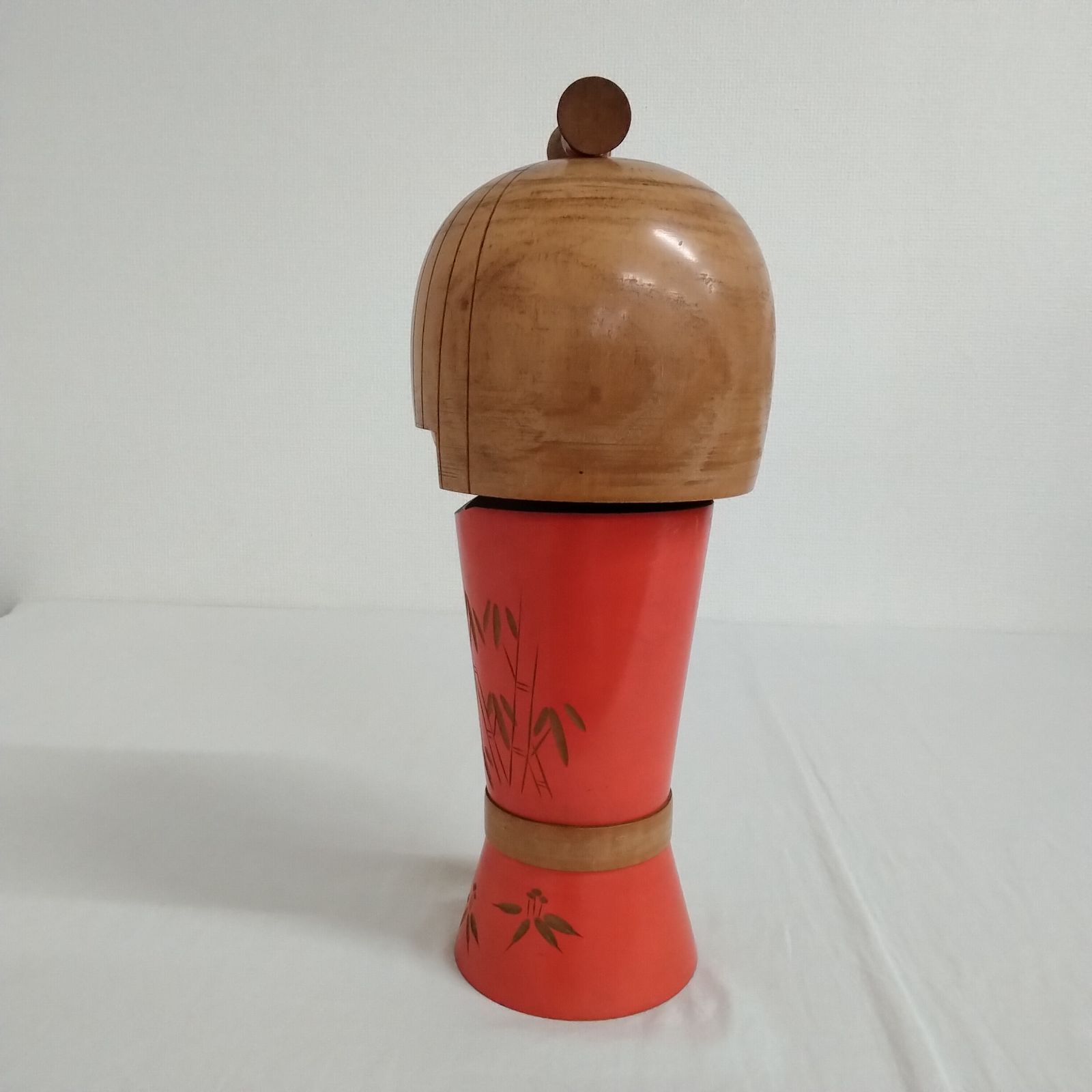 創作こけし 朱色の地に竹柄の着物を着た少女 郷土玩具 民芸品 昭和